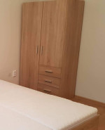 Šatníková skriňa (dvojdverová) – fotka 3